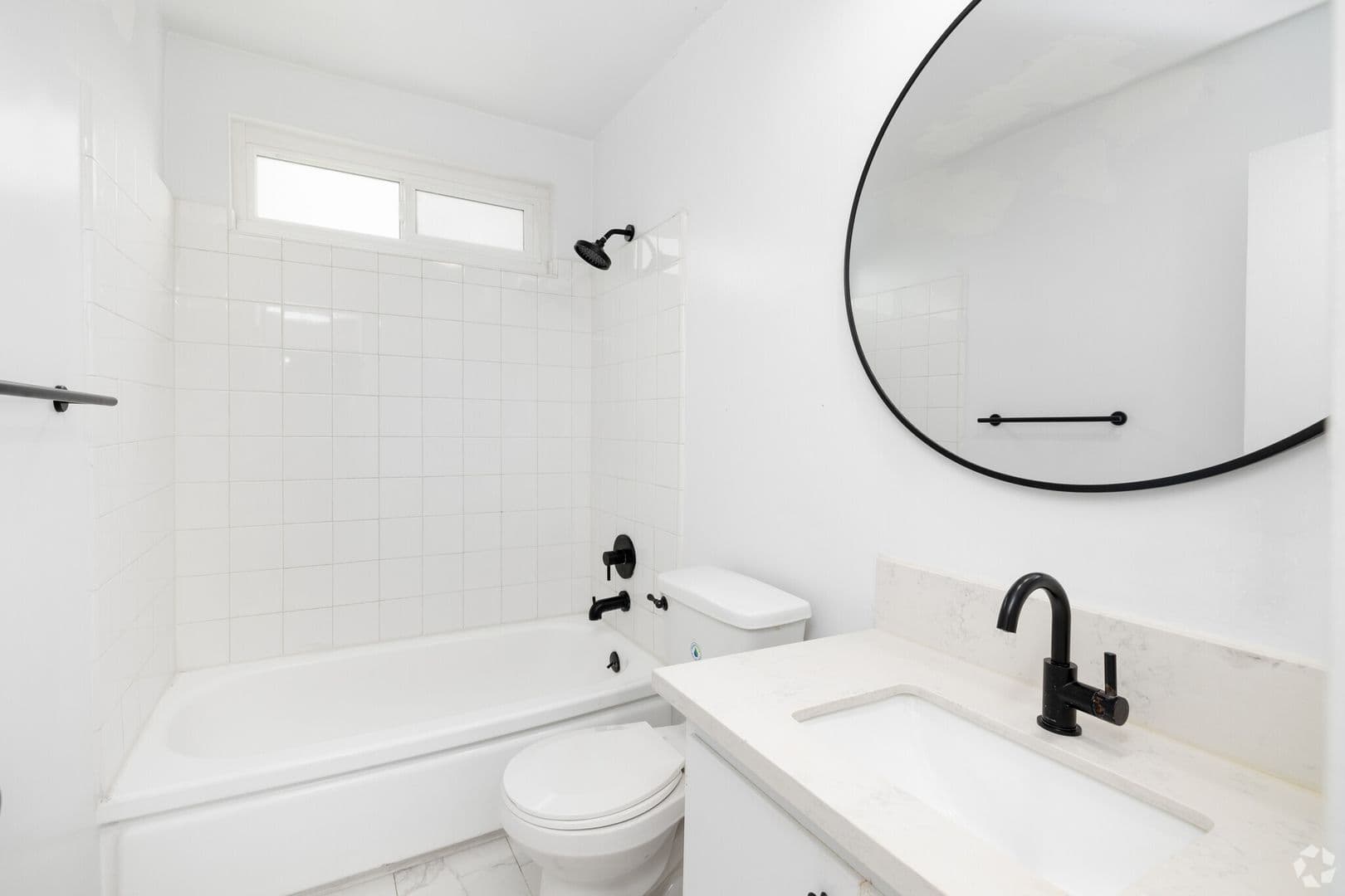 Los Angeles Apartment: 114 S. Gramercy Place
