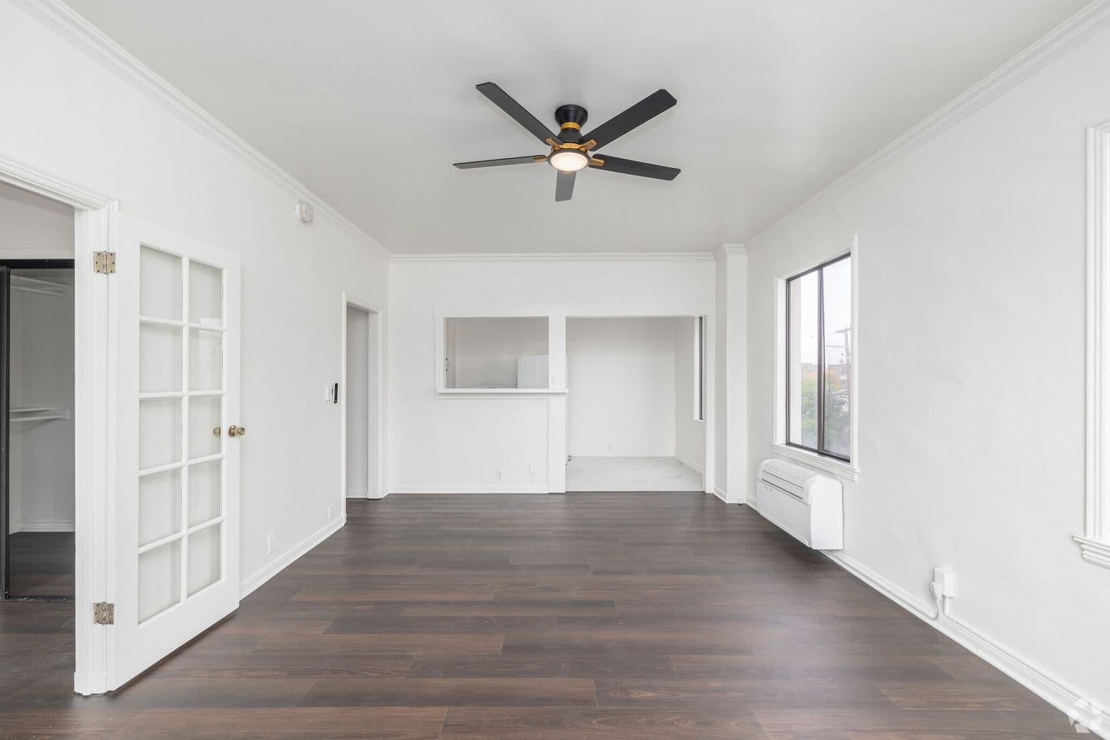 Los Angeles Apartment: 801 S Gramercy Drive