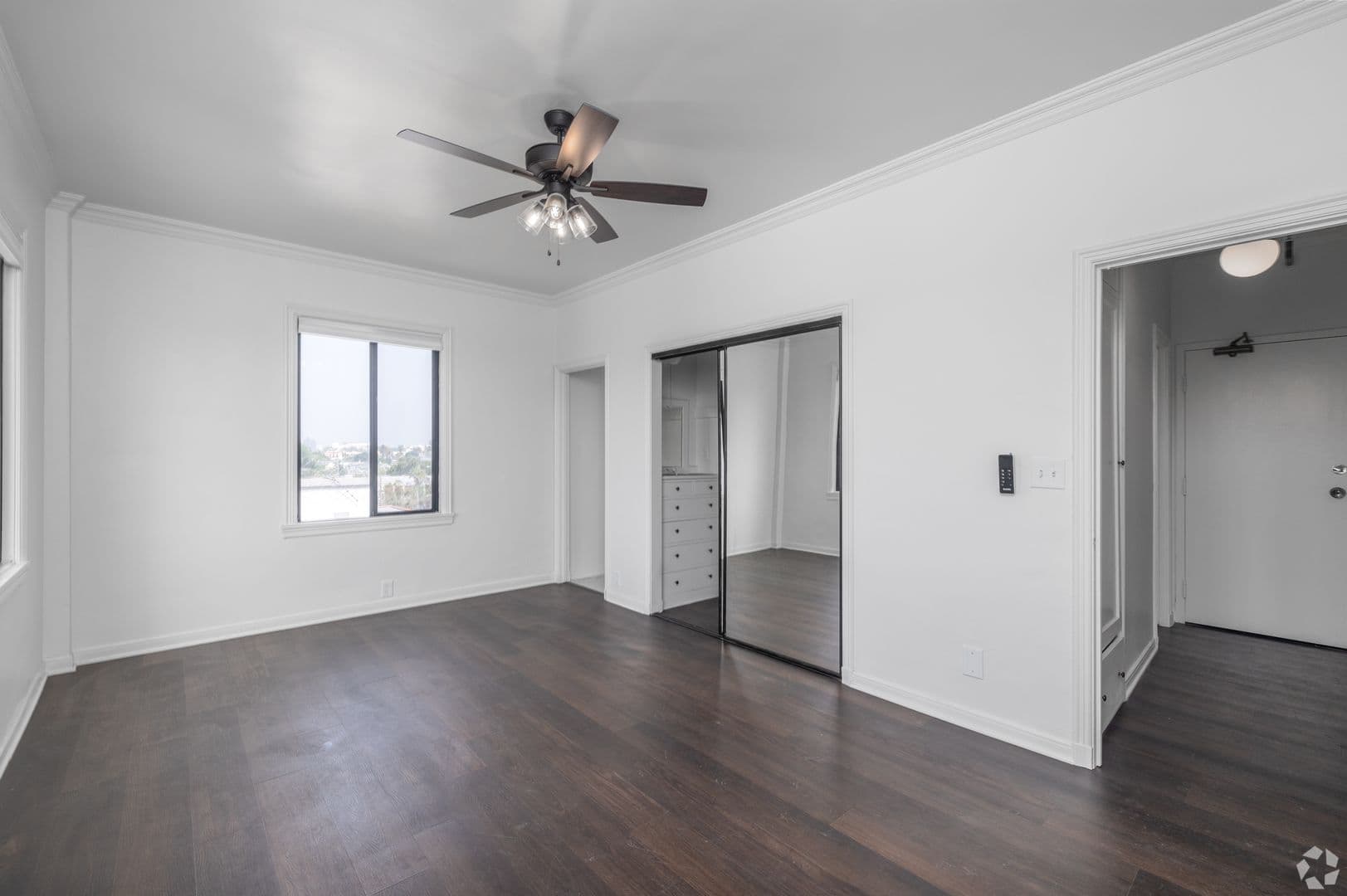Los Angeles Apartment: 801 S Gramercy Drive