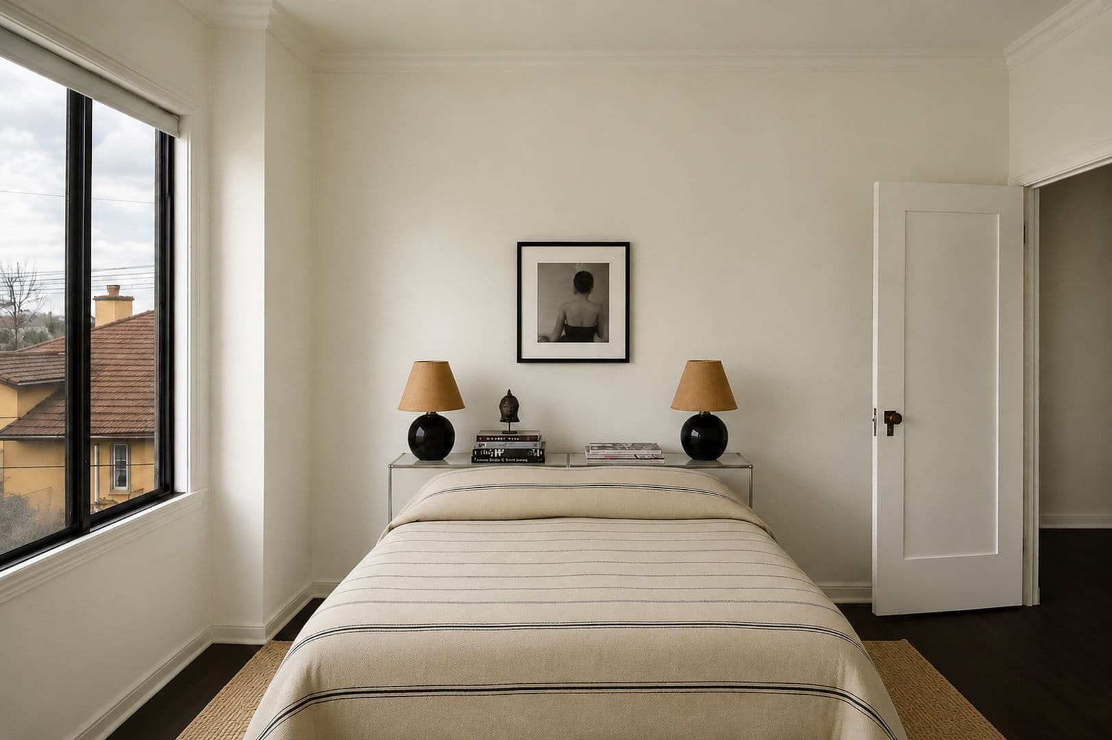 Los Angeles Apartment: 801 S Gramercy Drive