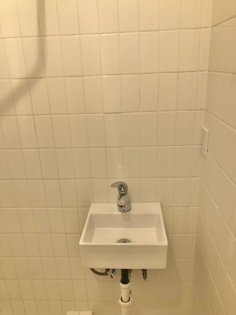 Los Angeles Apartment: 1006 N El Centro Avenue