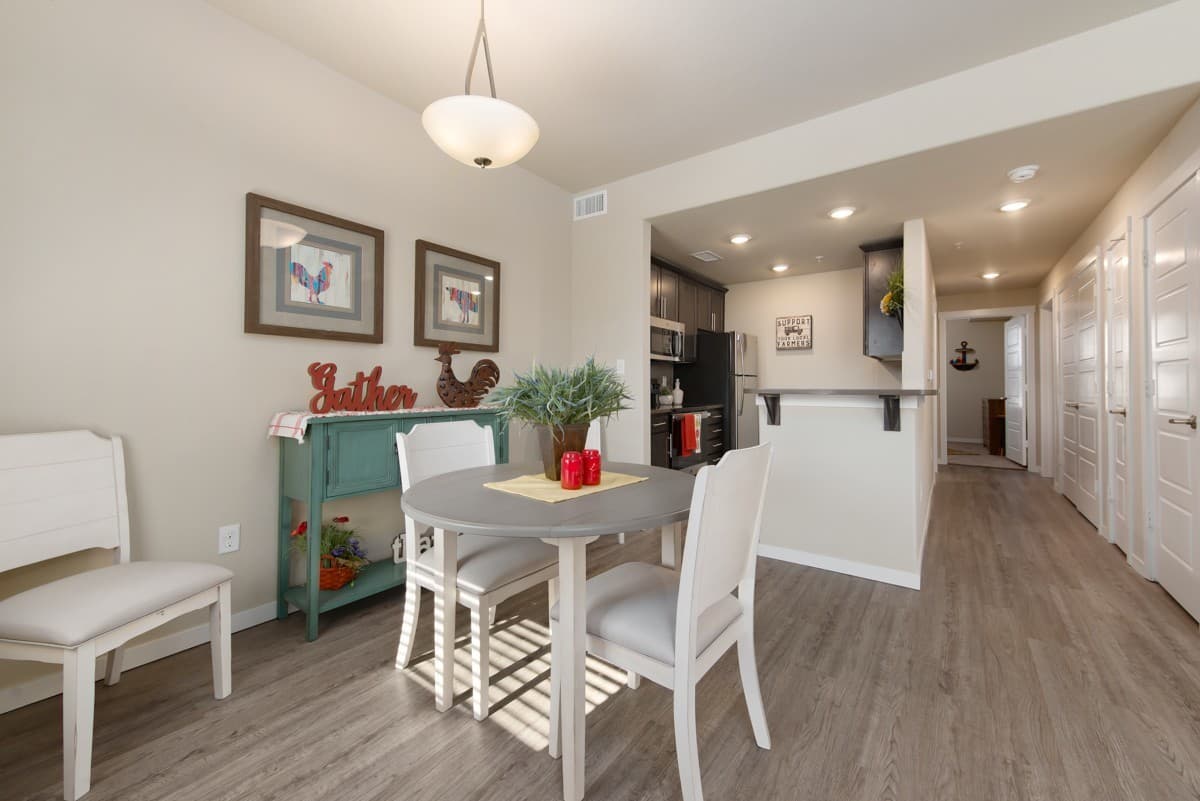 De Soto Apartment: 9100 Commerce Drive