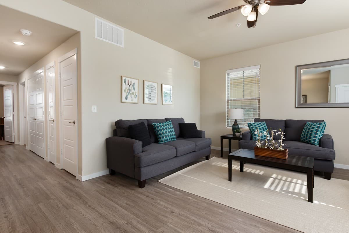 De Soto Apartment: 9100 Commerce Drive