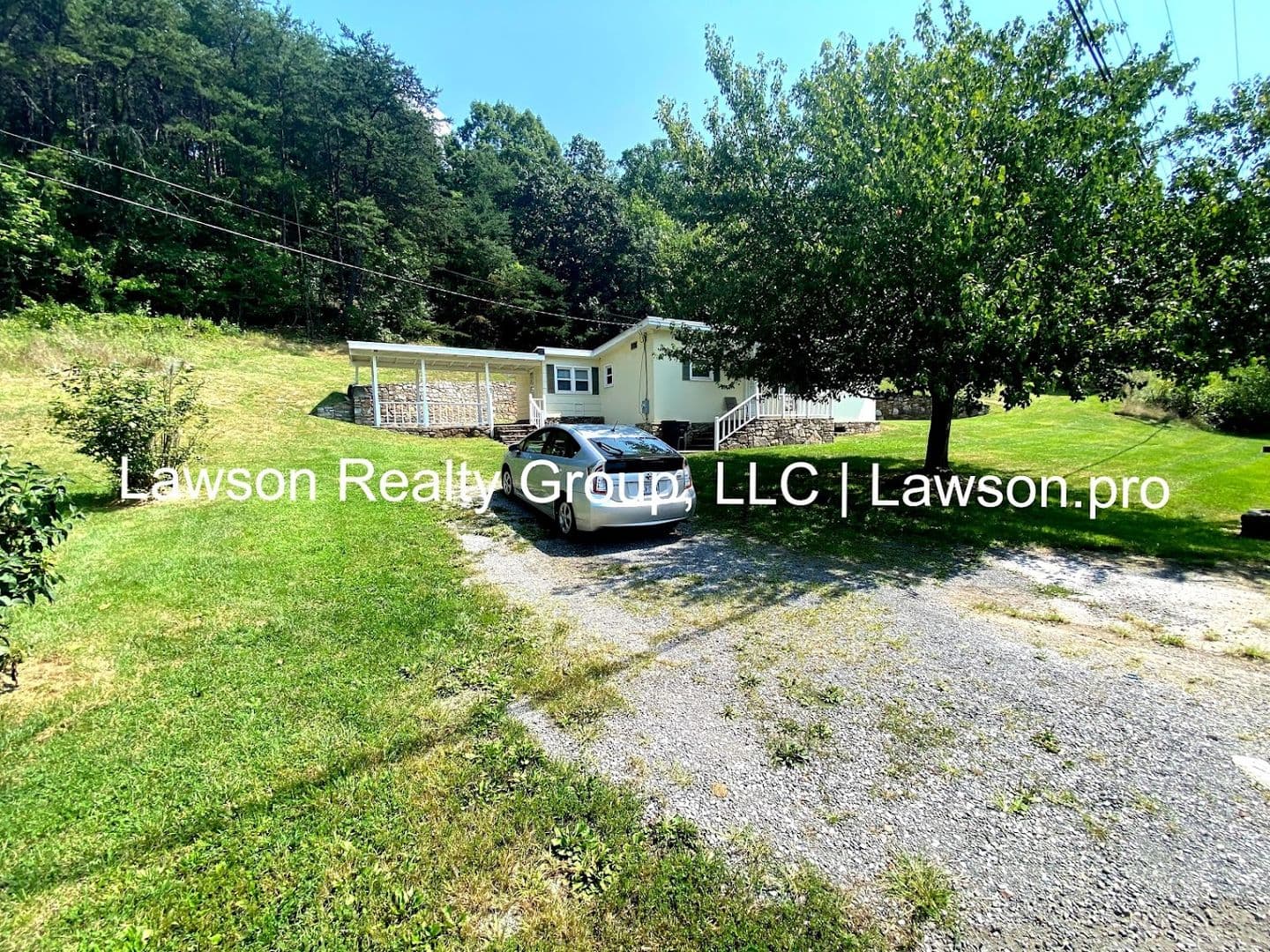 Salem House: 2782 Wildwood Rd