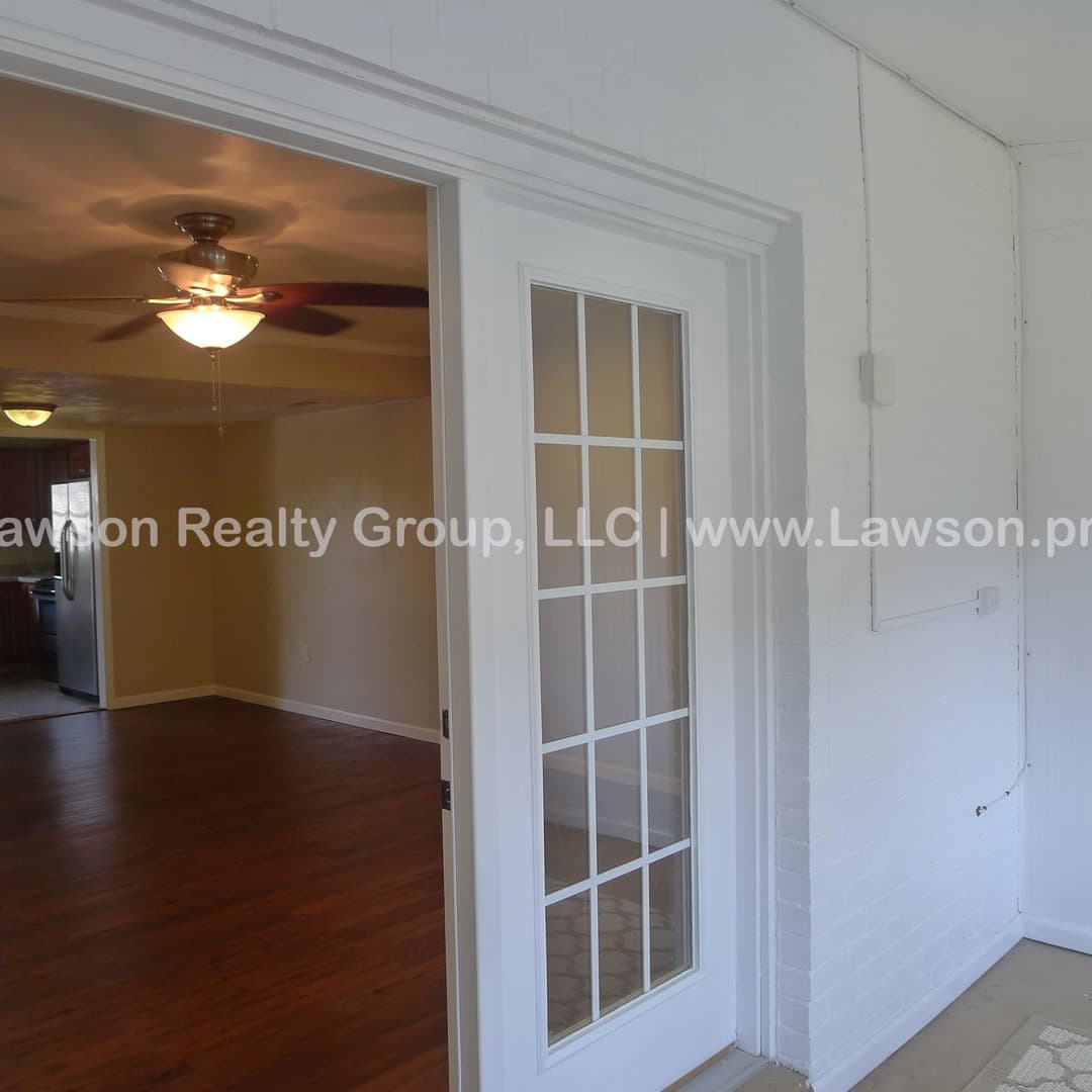 Vinton House: 107 Oxford Sq.