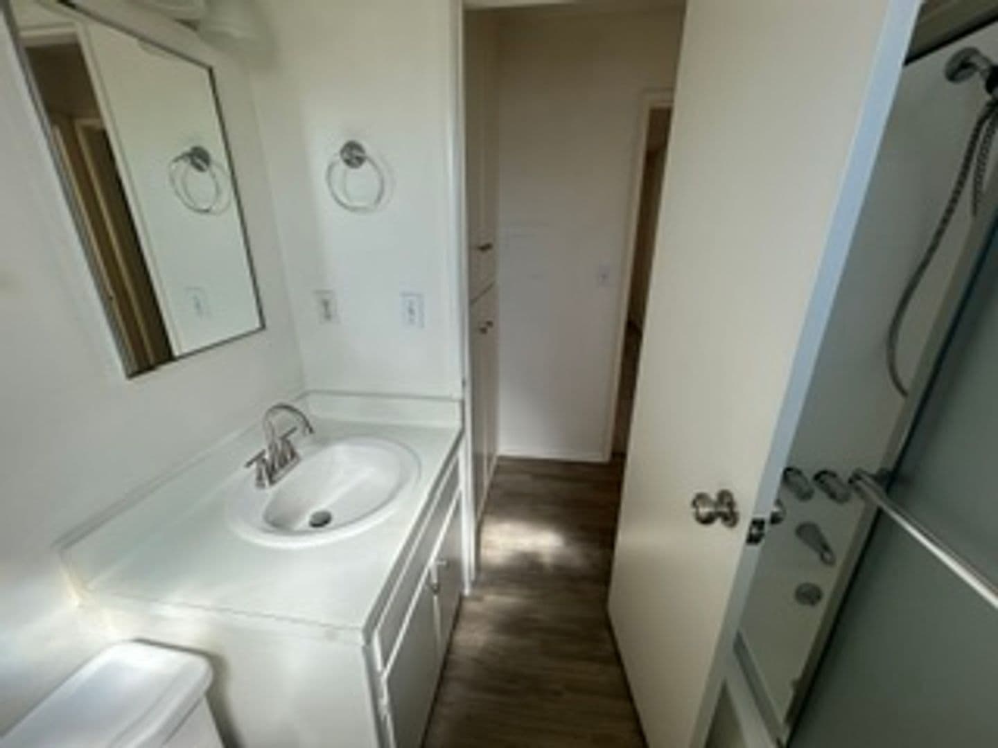 Long Beach Apartment: 218 Belmont Ave