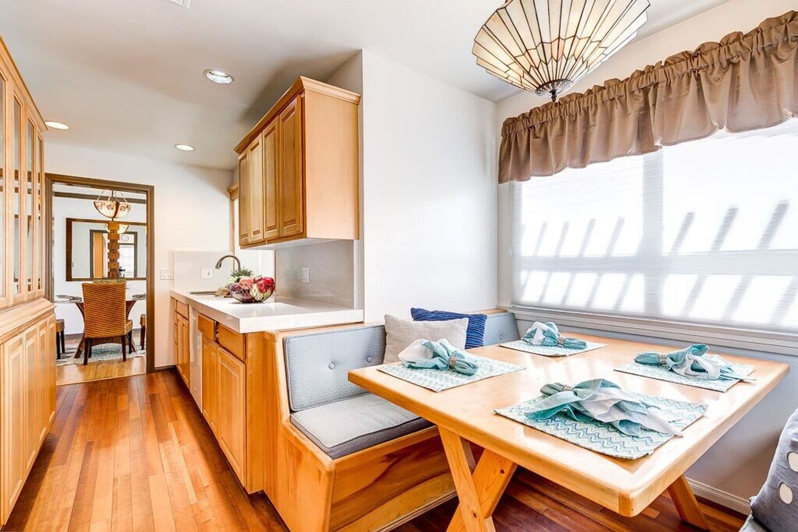 Long Beach House: 176 Quincy Ave