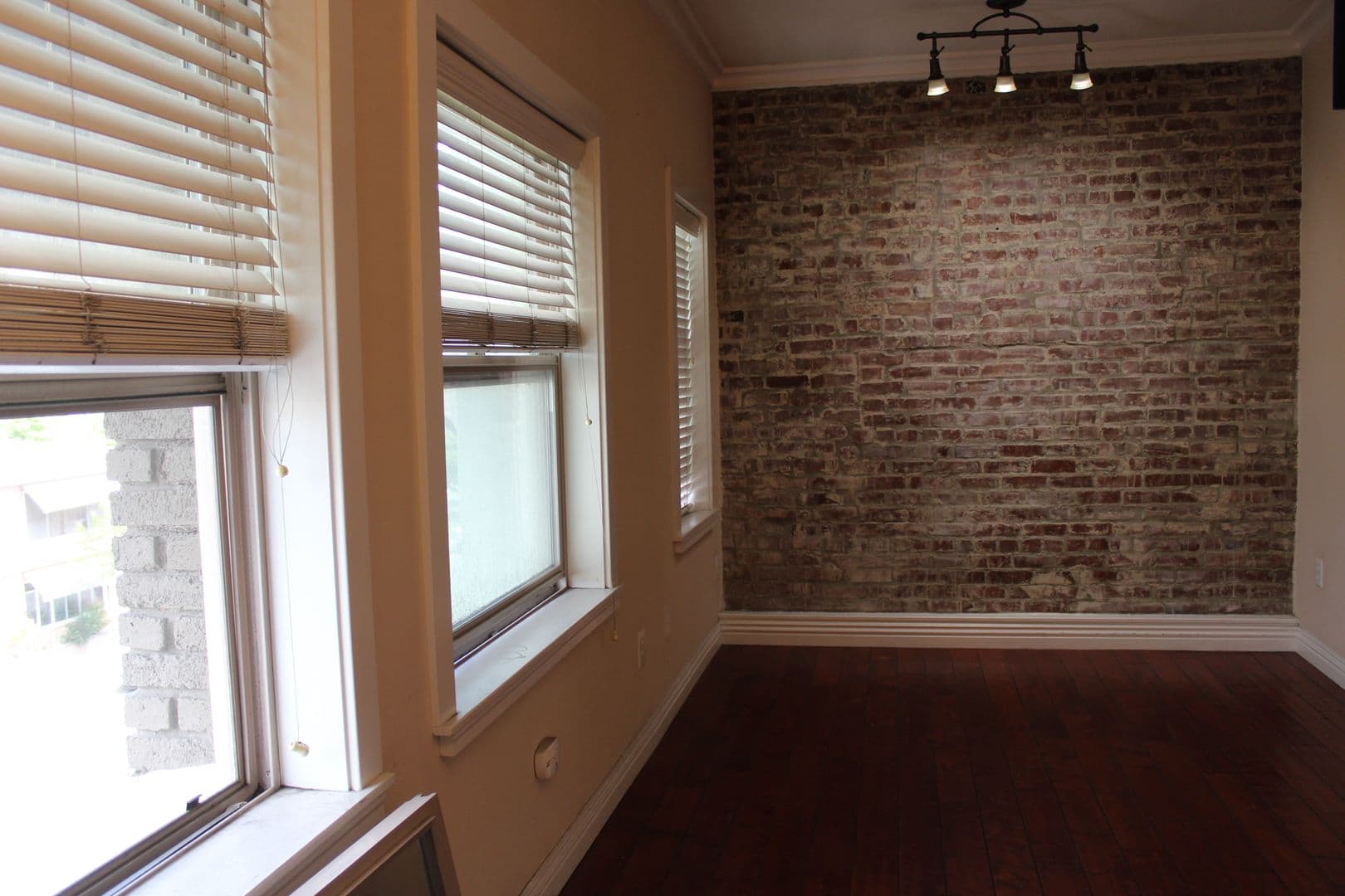 Long Beach Apartment: 345 Chestnut Ave