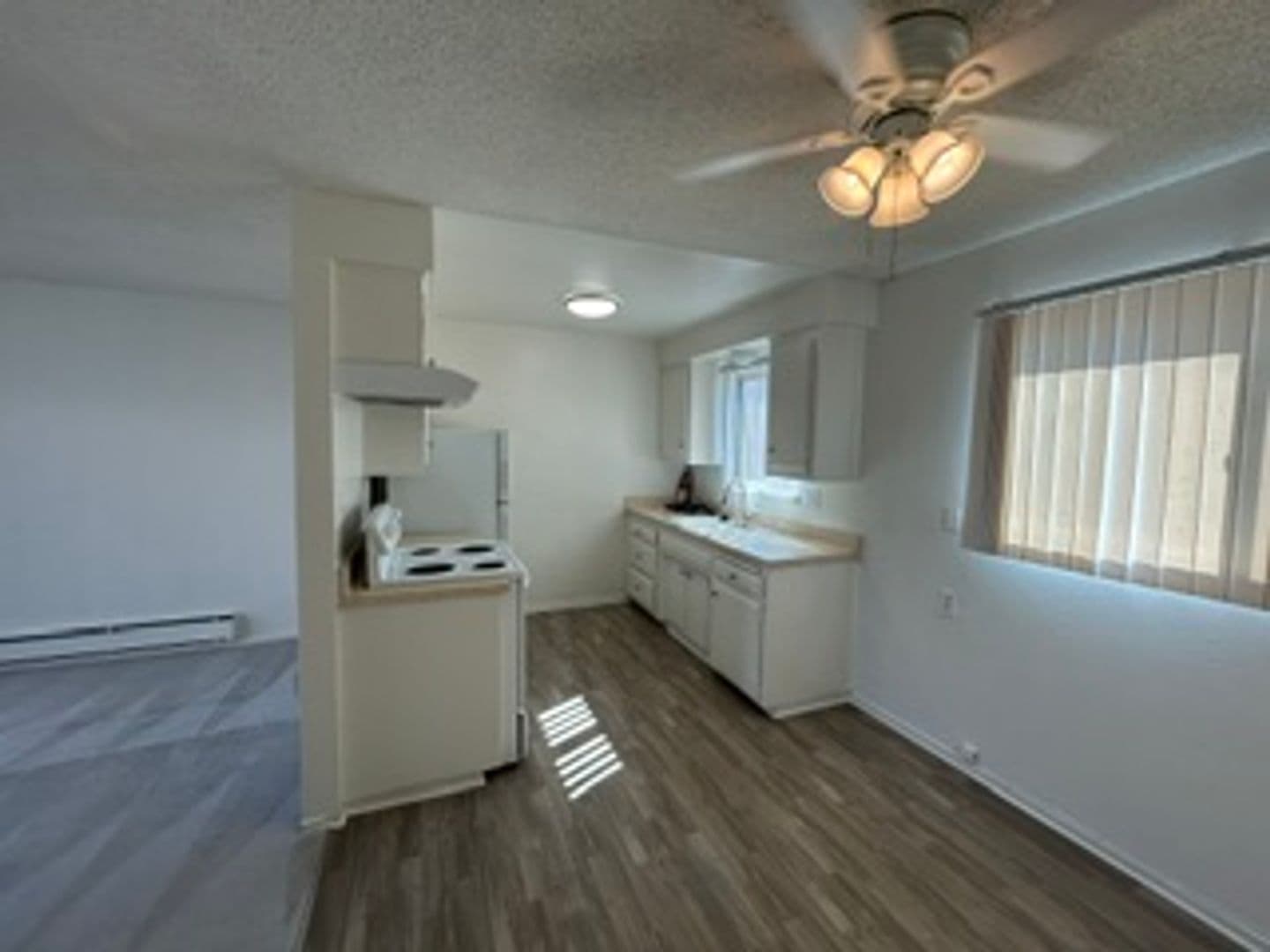 Long Beach Apartment: 218 Belmont Ave