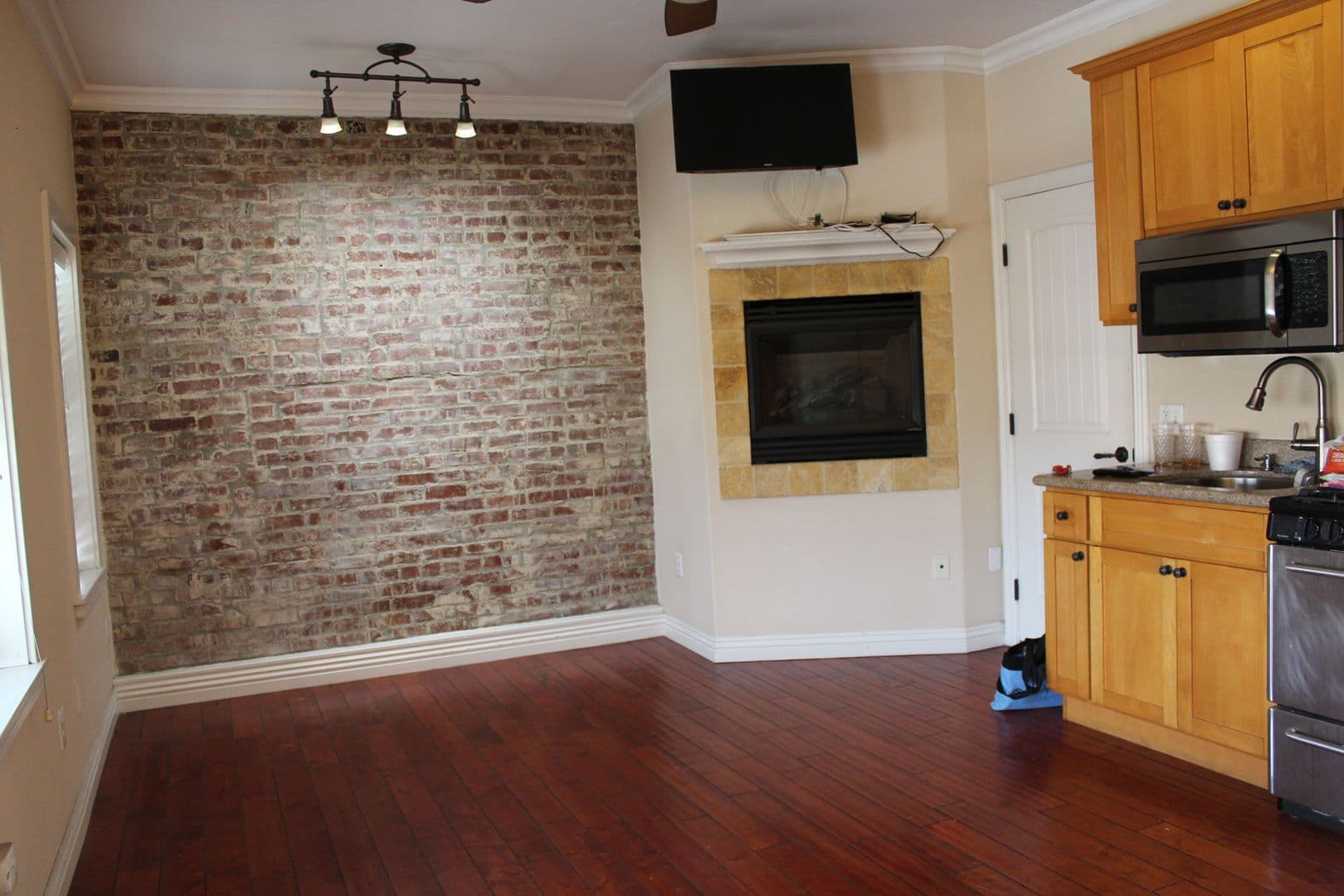 Long Beach Apartment: 345 Chestnut Ave