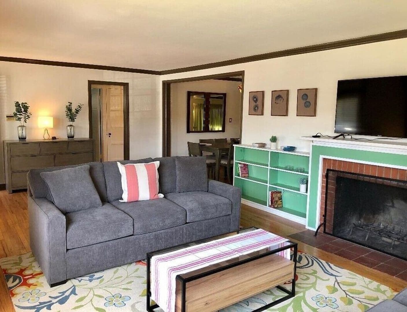 Long Beach House: 176 Quincy Ave
