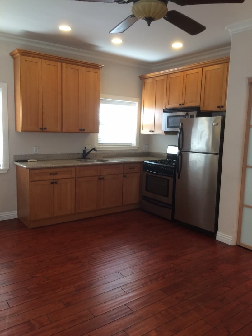 Long Beach Apartment: 345 Chestnut Ave