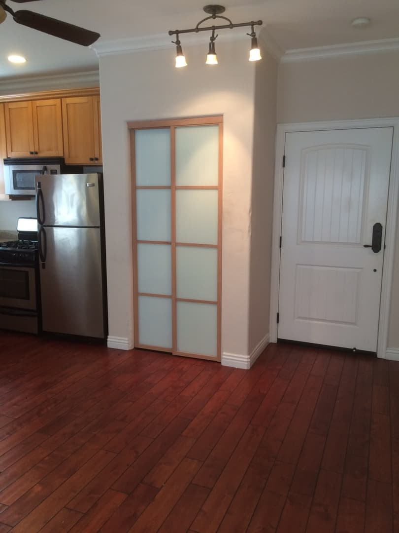 Long Beach Apartment: 345 Chestnut Ave