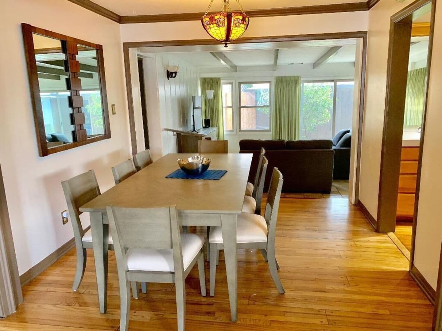 Long Beach House: 176 Quincy Ave