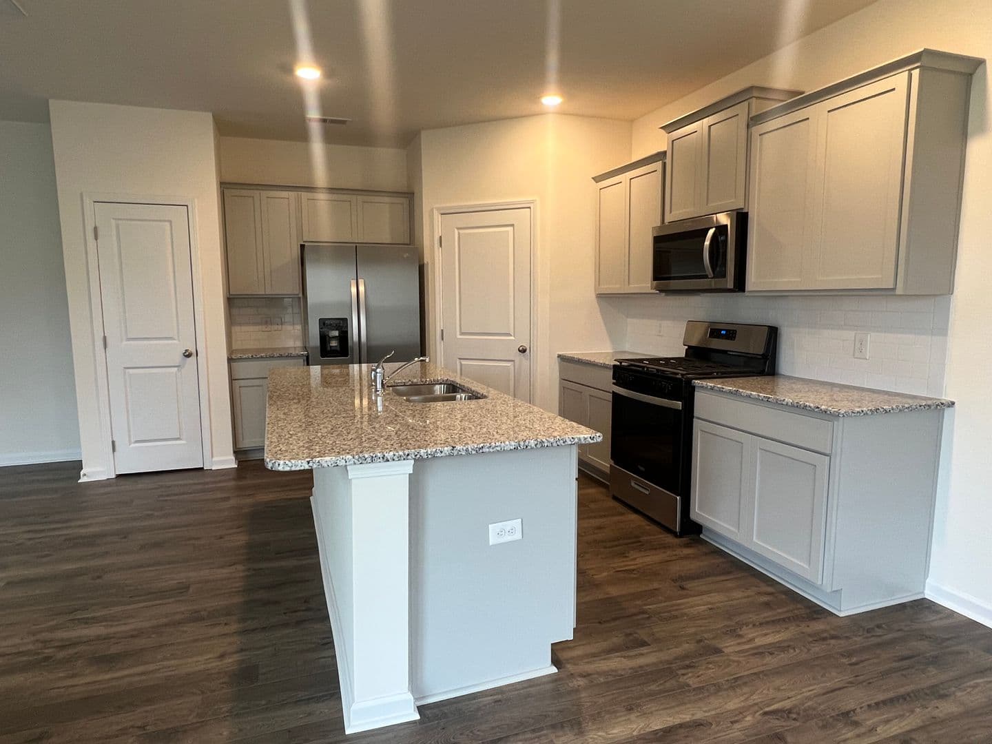 Morristown House: 569 Cliff St