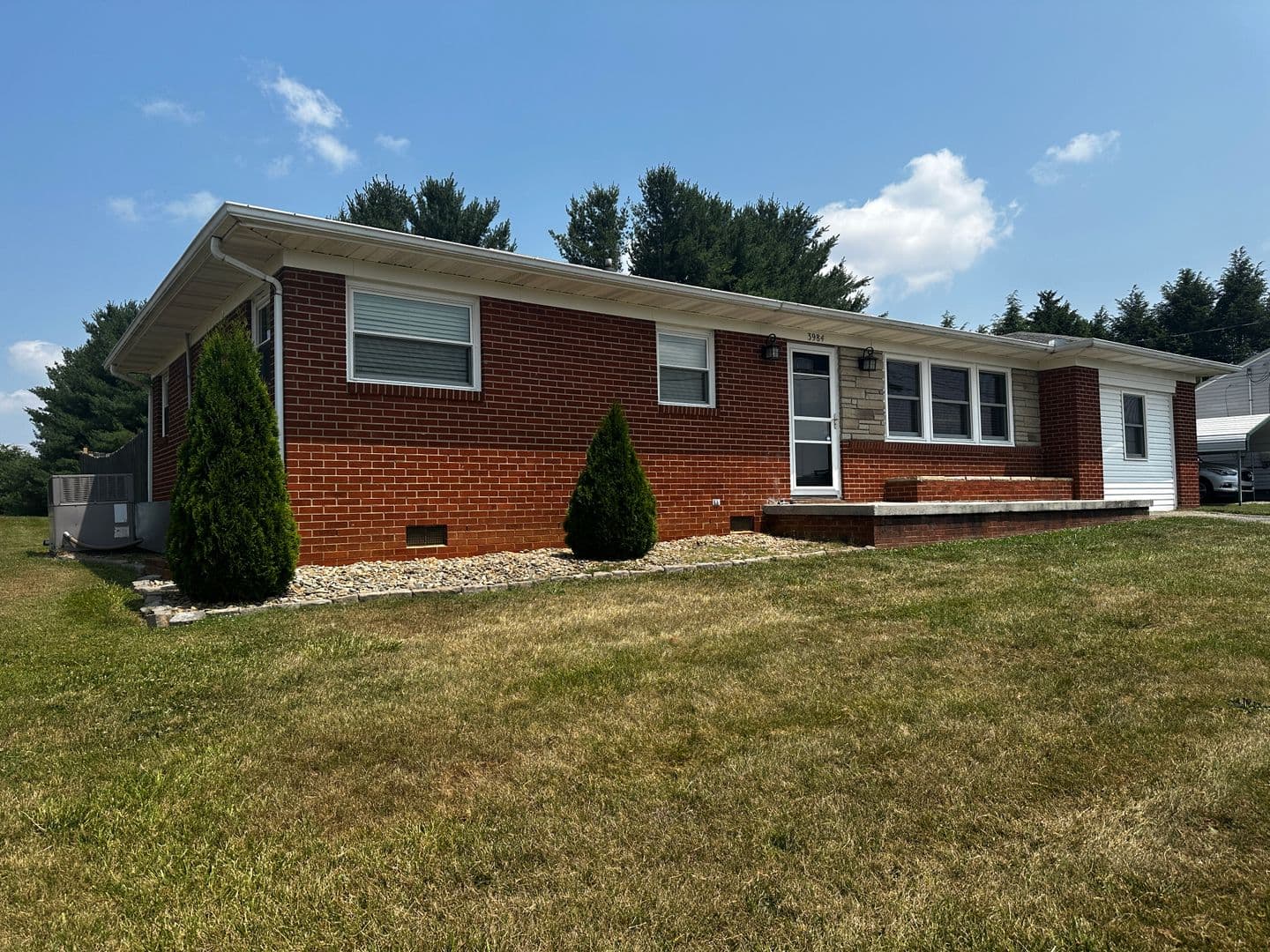Morristown House: 3984 Bruce St
