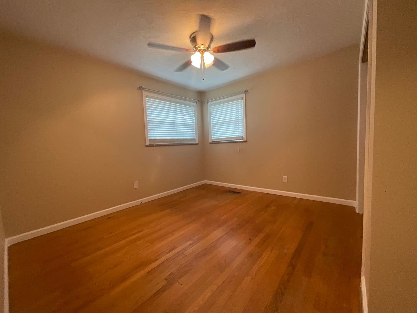 Morristown House: 3984 Bruce St