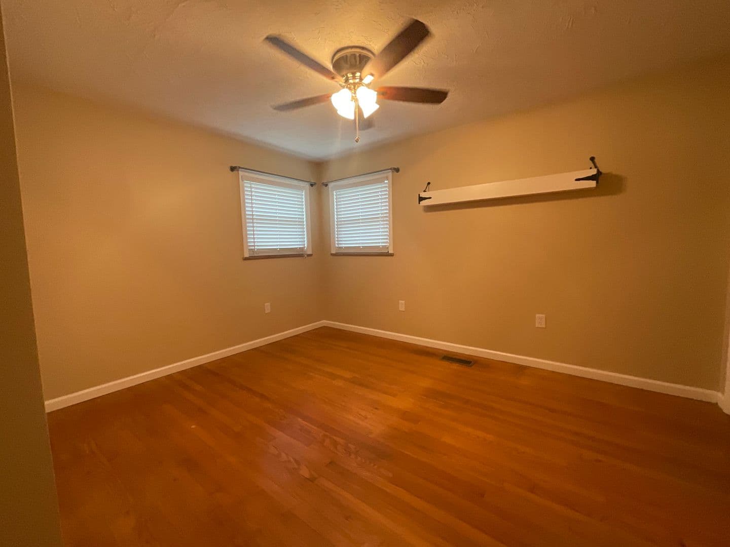 Morristown House: 3984 Bruce St