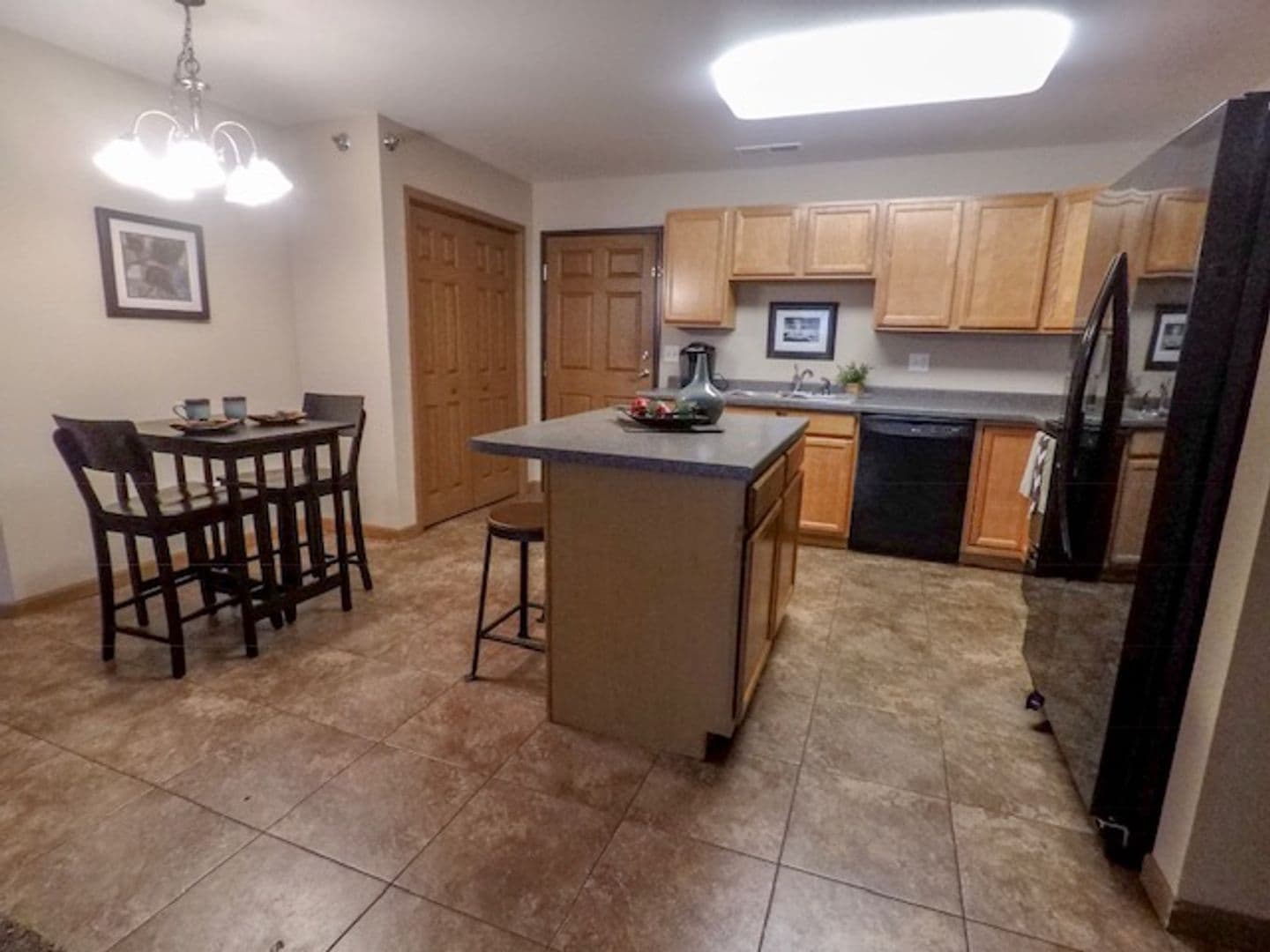 Bismarck Apartment: 3415 Montreal Street