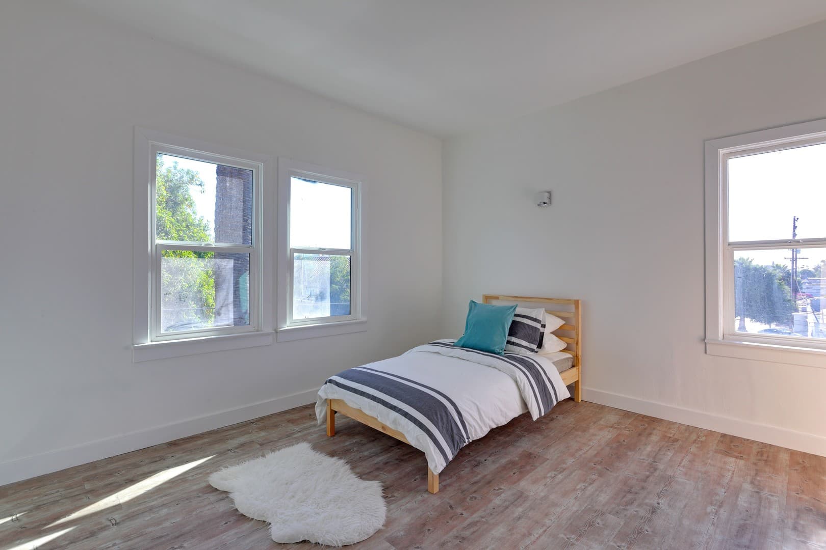 Los Angeles Apartment: 4108 Marathon Street