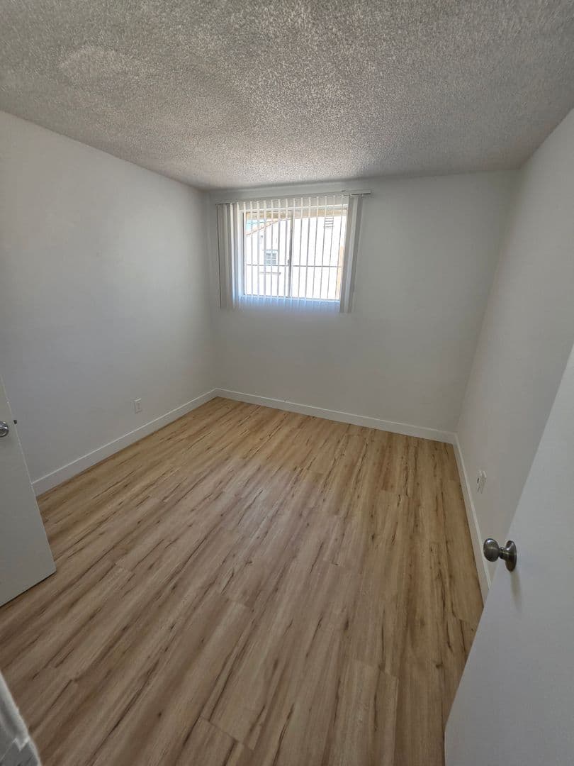 Baldwin Park Apartment: 3933-3943 La Rica Avenue
