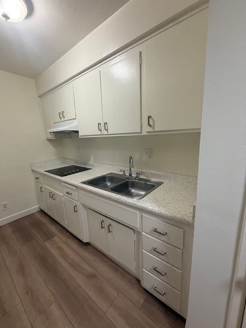Los Angeles Apartment: 7225-7235 Hollywood Blvd