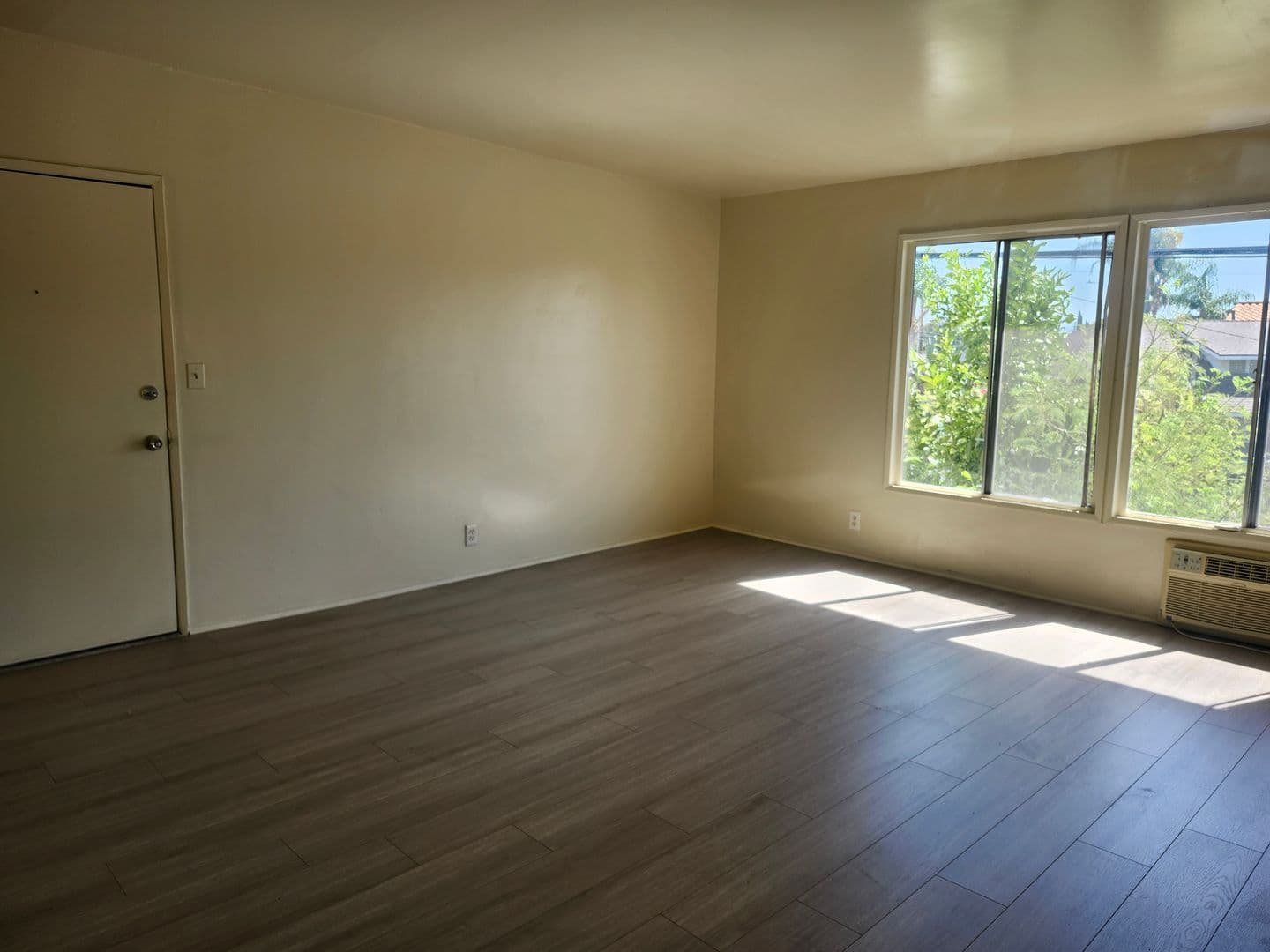 Azusa Apartment: 603-605 Dalton Ave.