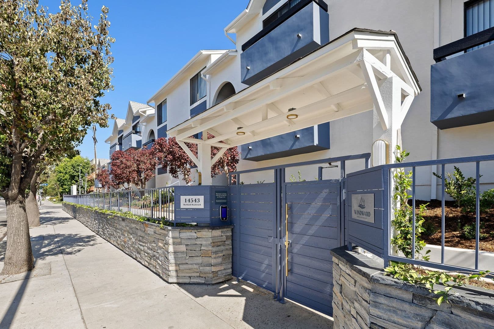 Sherman Oaks Apartment: 14543 Burbank Boulevard