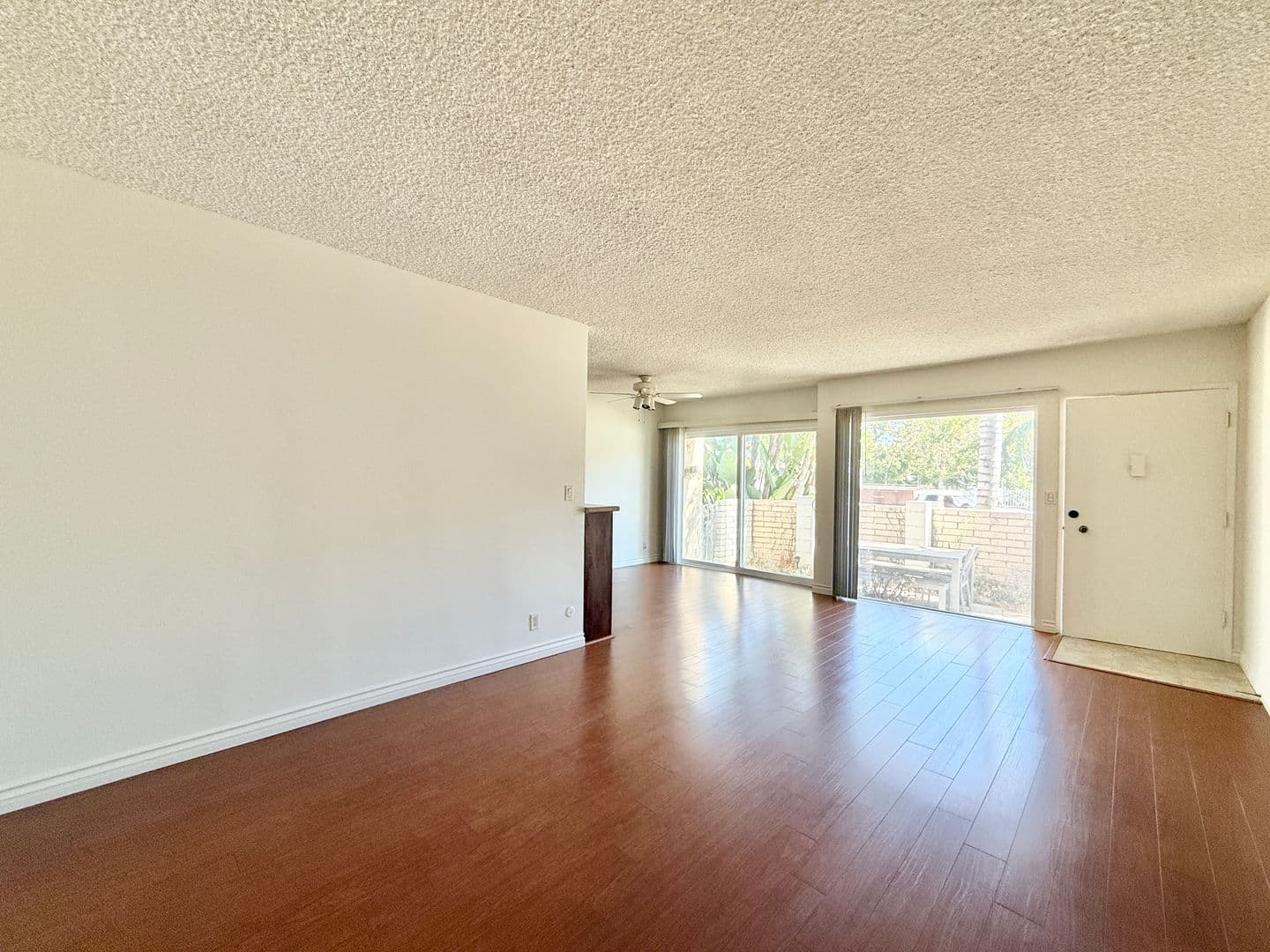 Studio City Apartment: 12231 Moorpark St.