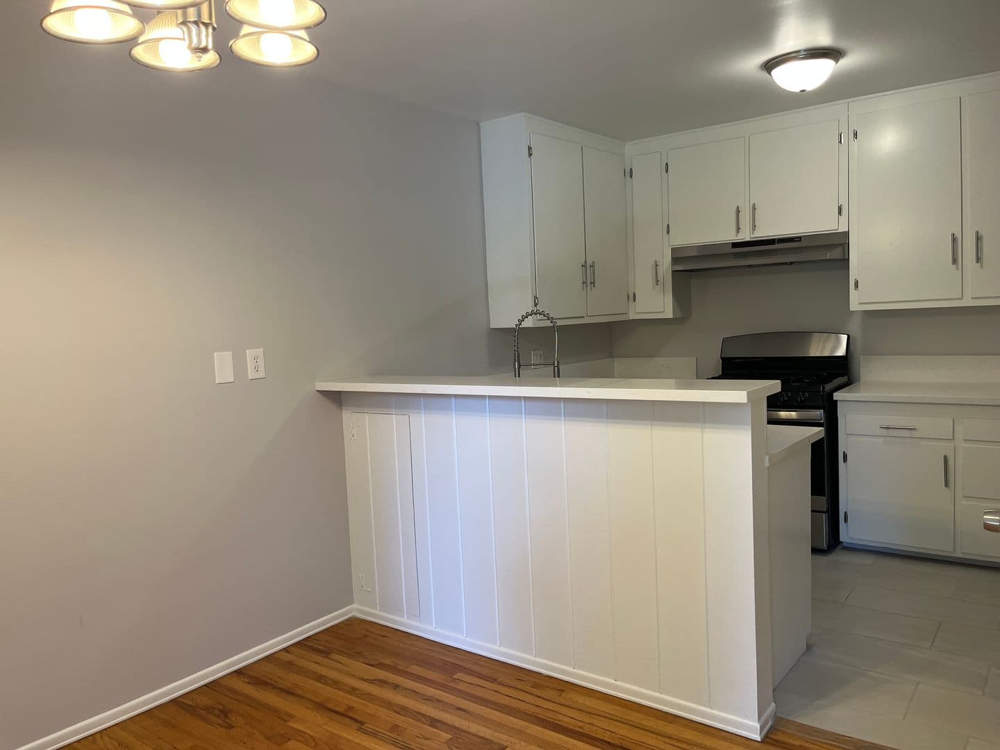 North Hollywood Apartment: 4400 Farmdale Avenue