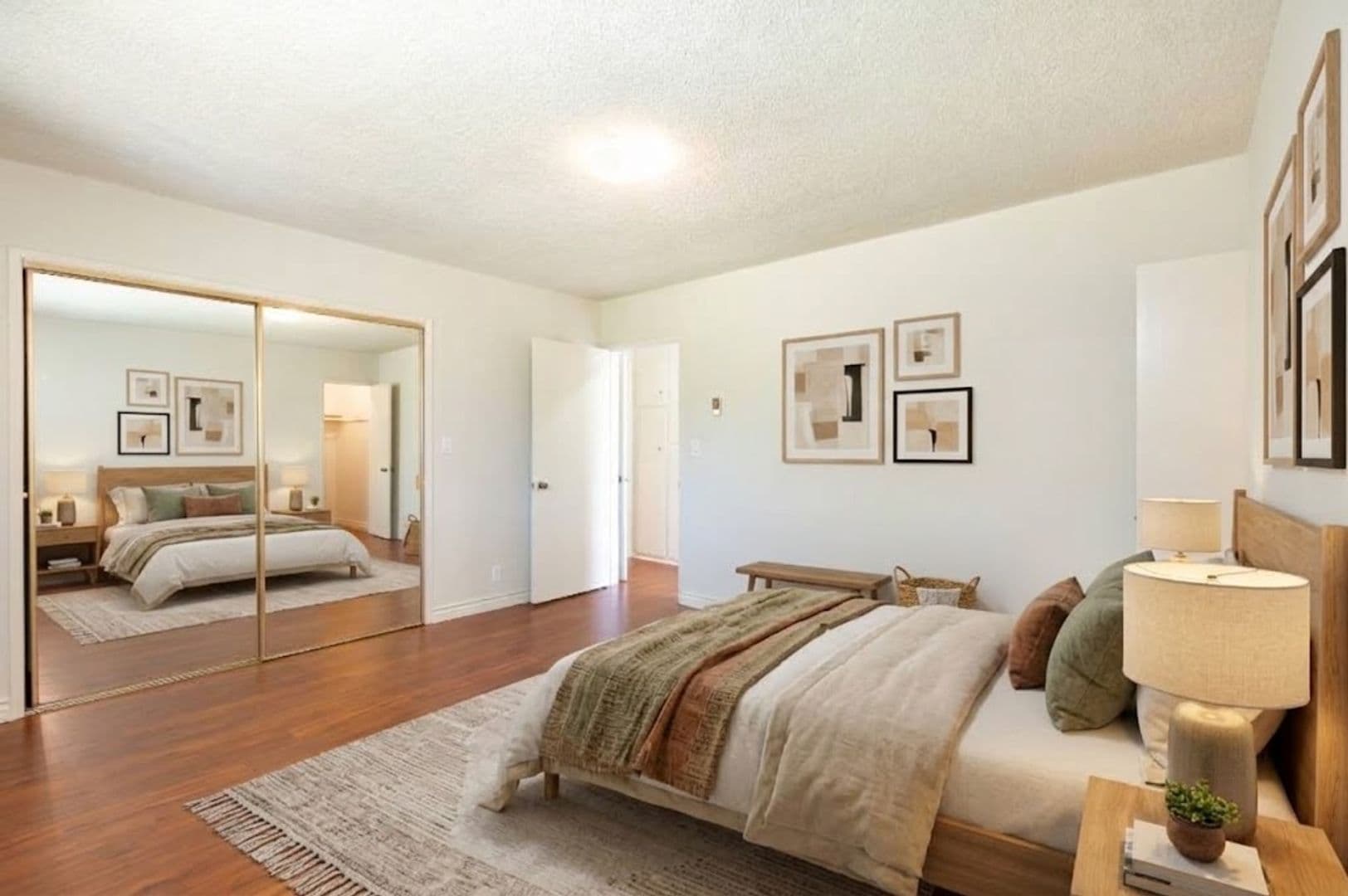West Hollywood Apartment: 1030 N Harper Ave.