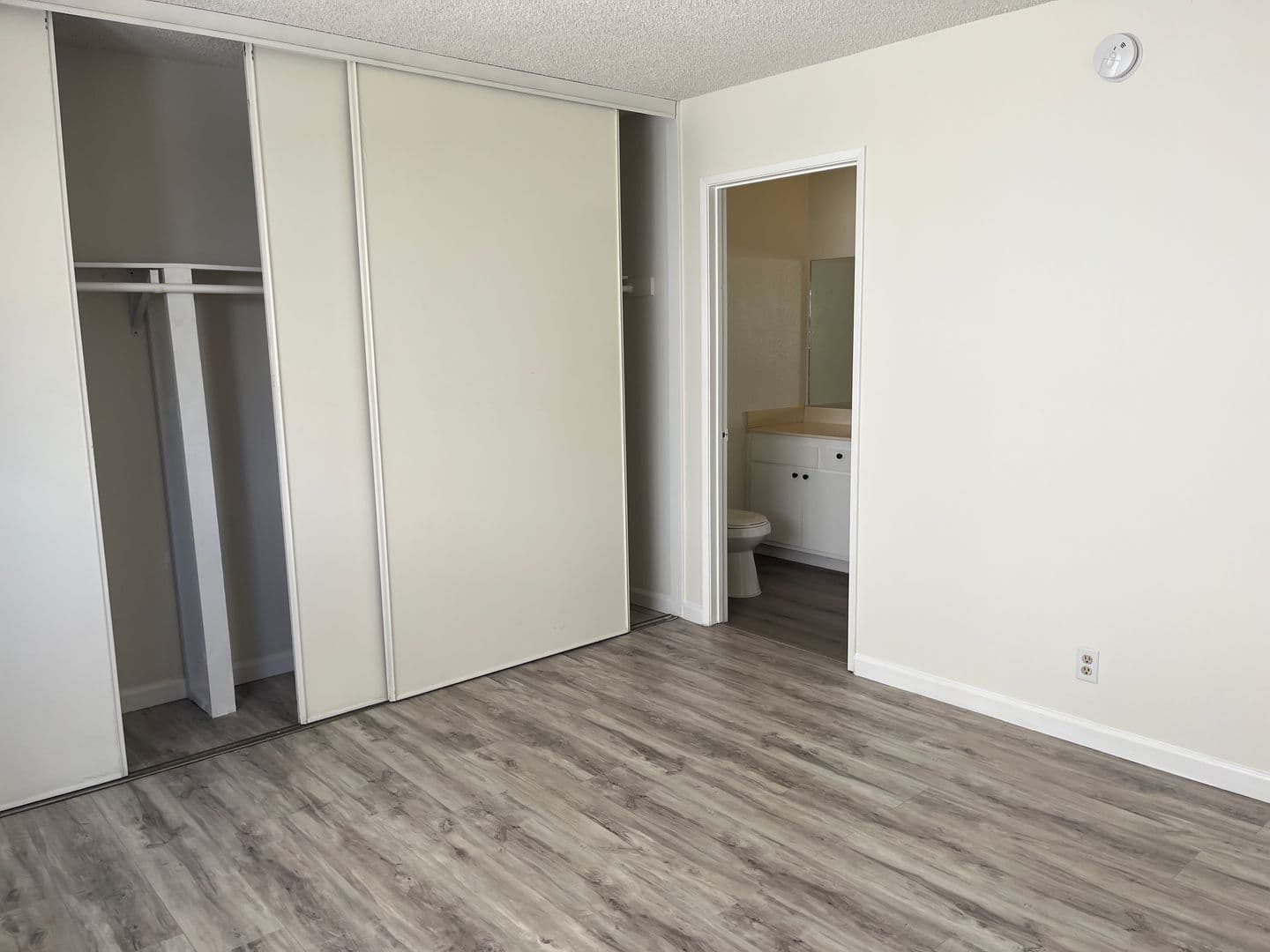 Studio City Apartment: 4248 Whitsett Avenue