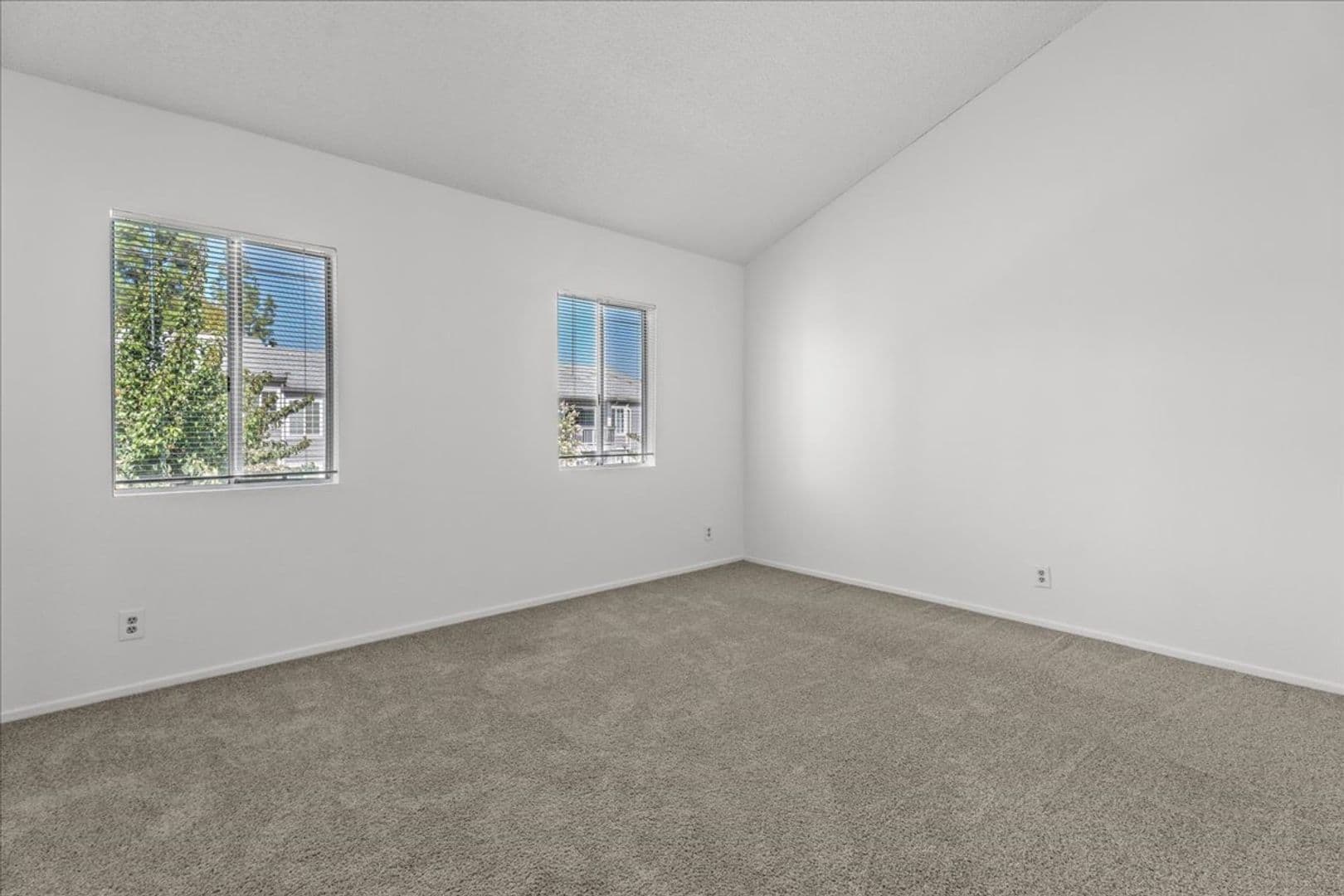 North Hills Apartment: 9660 Sepulveda Blvd
