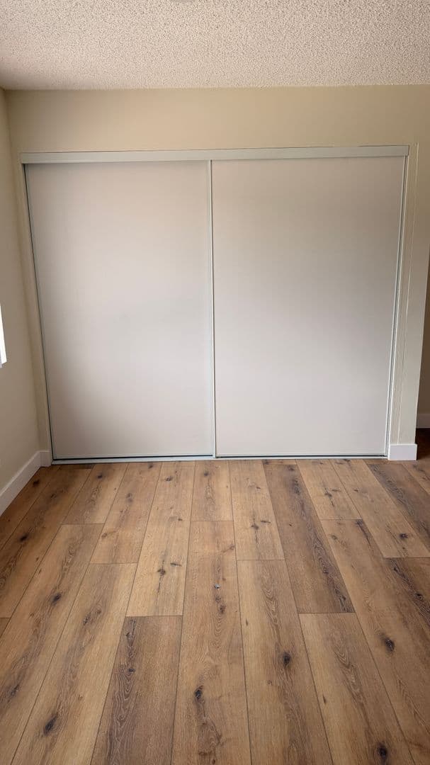 Sunland Apartment: 8608 Foothill Blvd