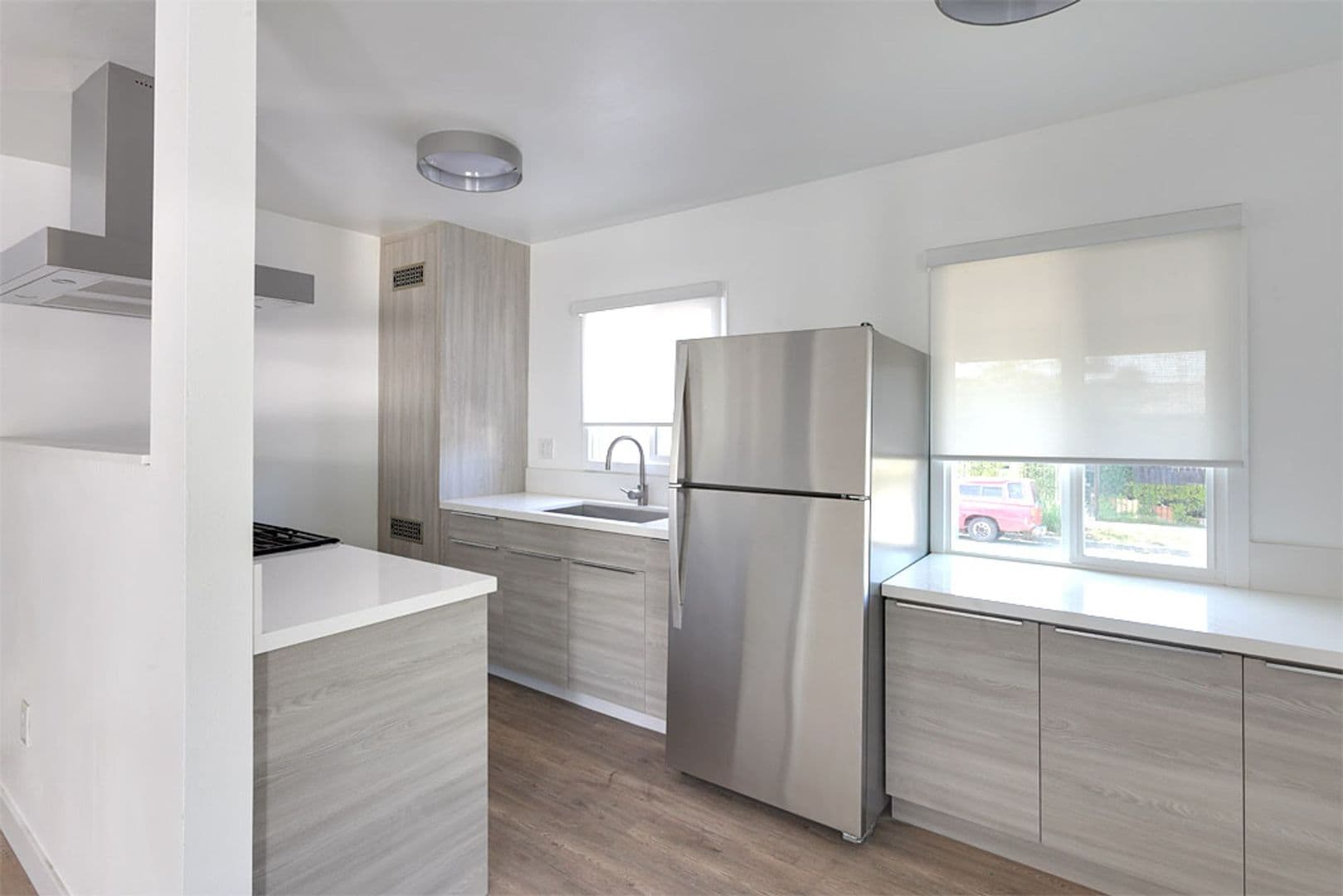 Los Angeles Apartment: 4233 Burns Avenue
