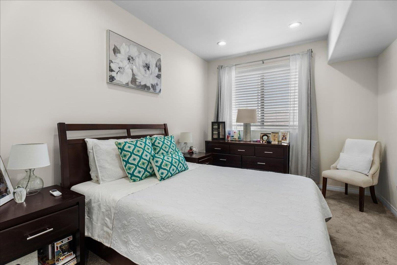 Valley Village Townhome: 5404 Bellingham Ave #2