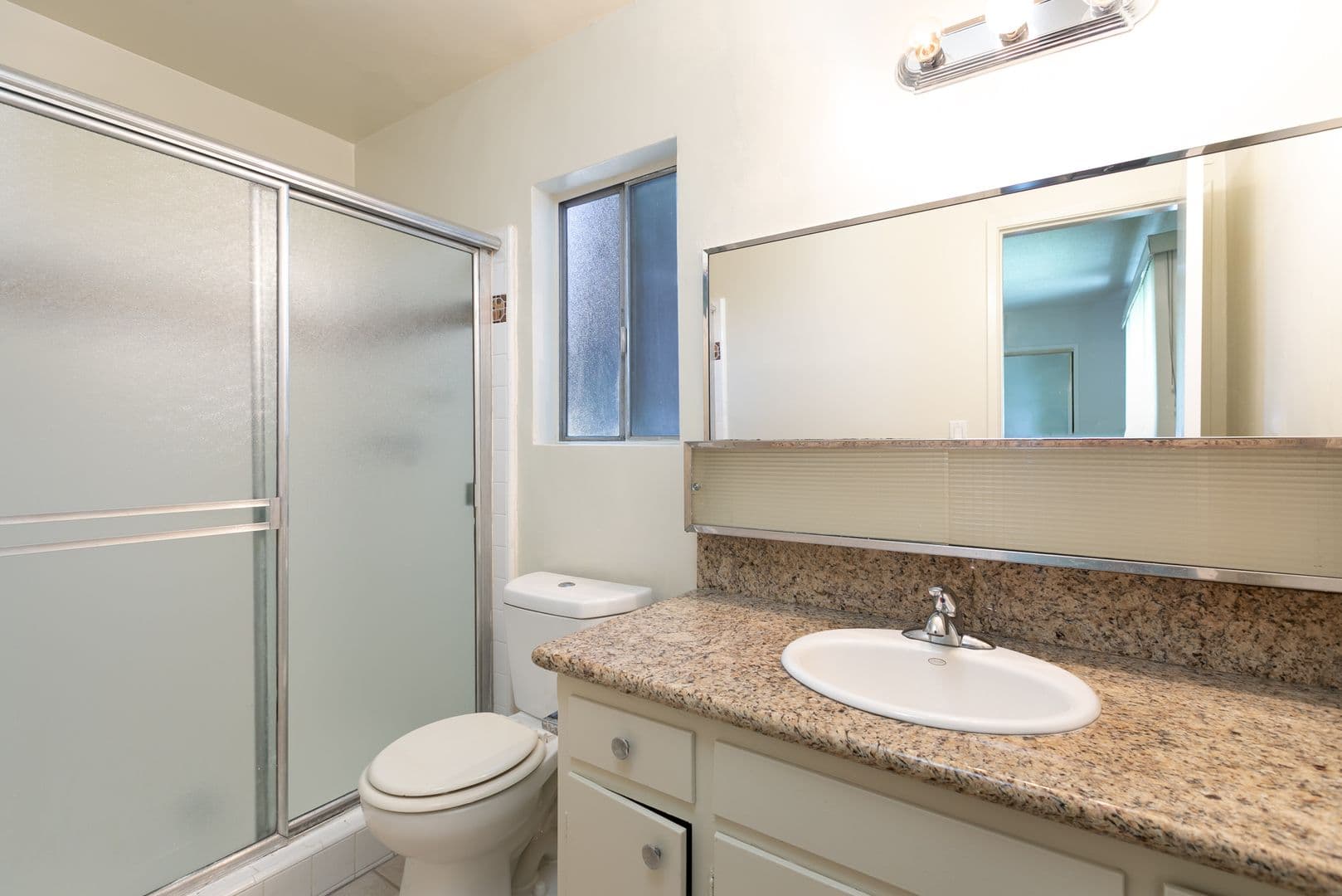 West Hollywood Apartment: 1030 N Harper Ave.