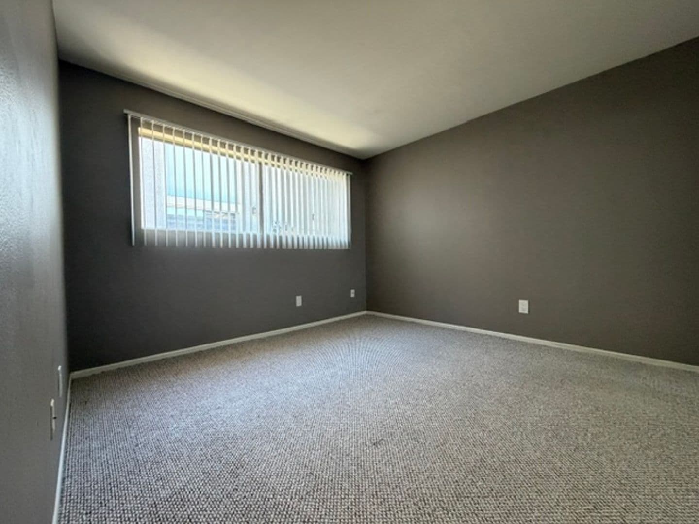 Toluca Lake Apartment: 10825 Blix Street