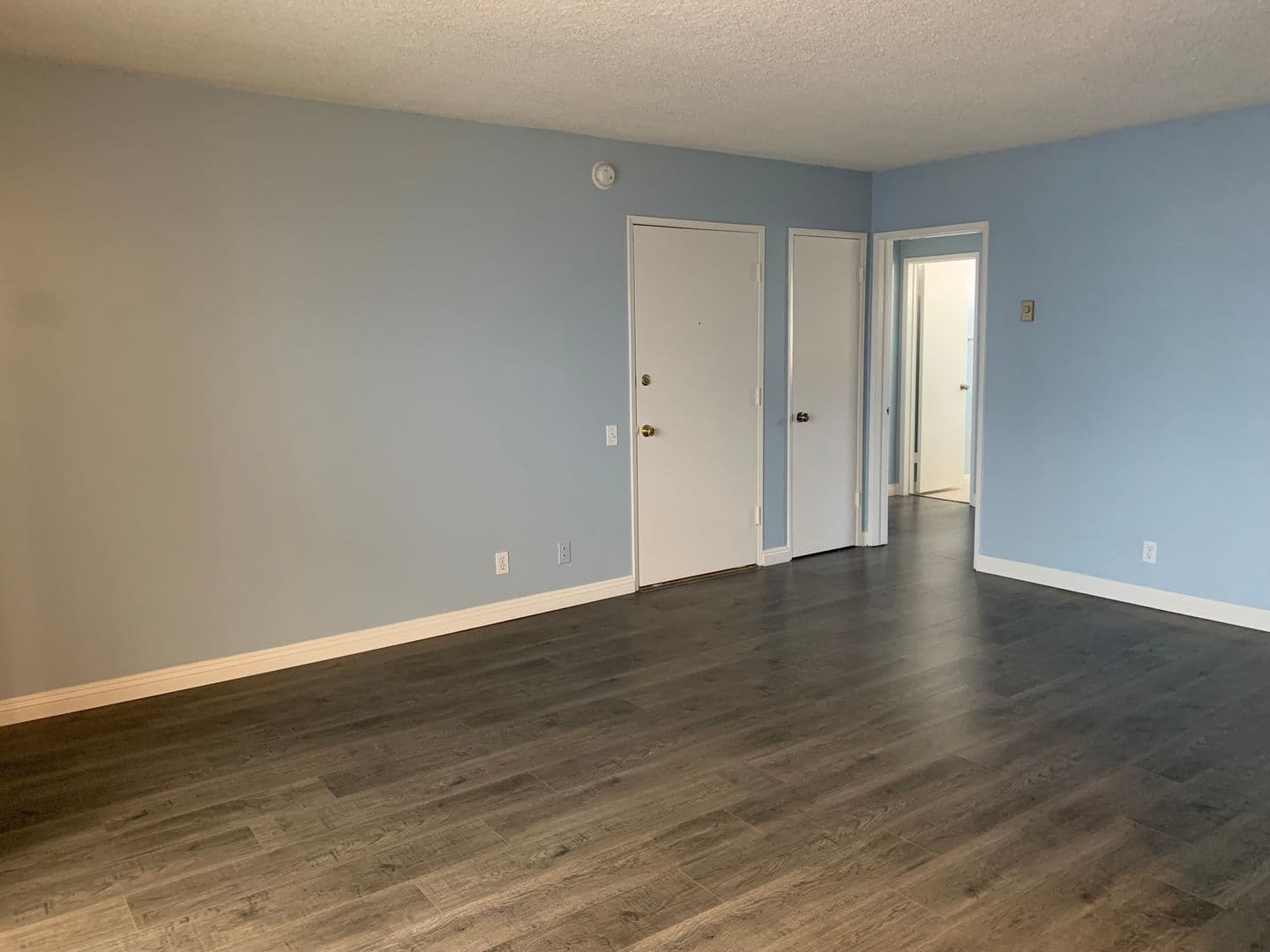 Los Angeles Apartment: 1333 S. Bundy Drive