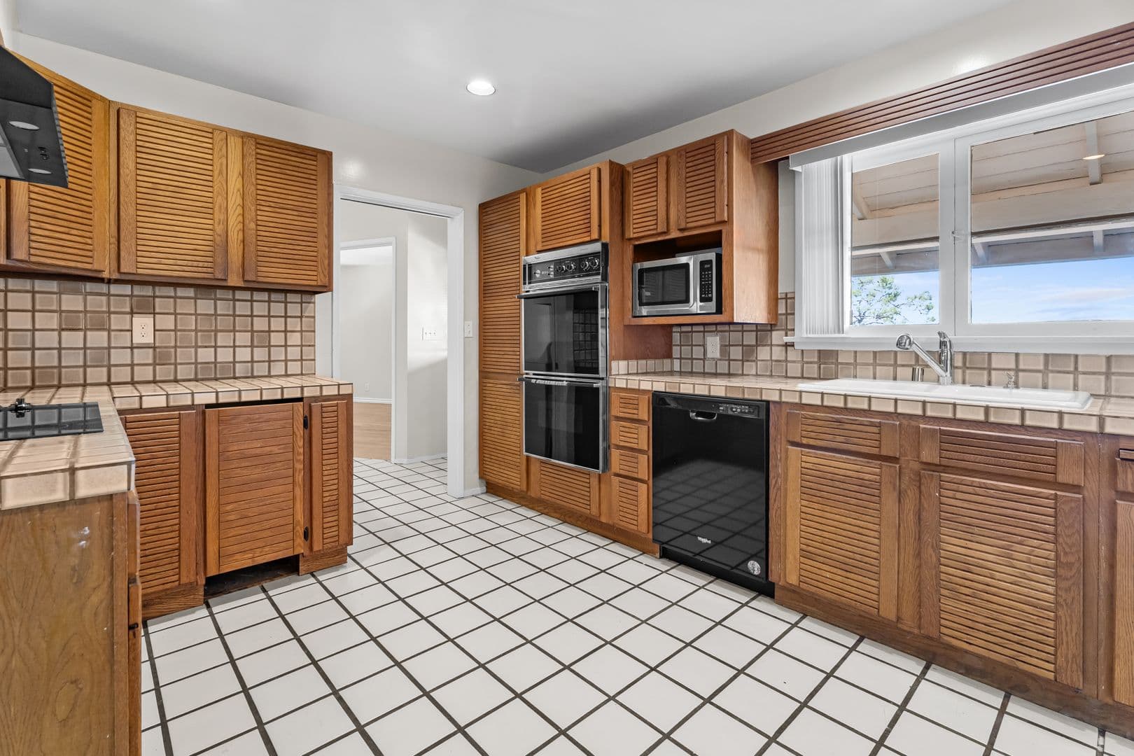 Rancho Palos Verdes House: 17 Stallion Rd