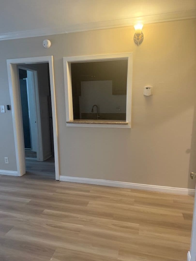 Los Angeles Apartment: 619 Hauser Blvd