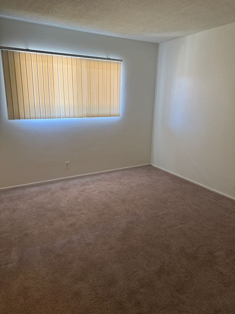 North Hollywood Apartment: 6851-67-63 Whitsett Ave