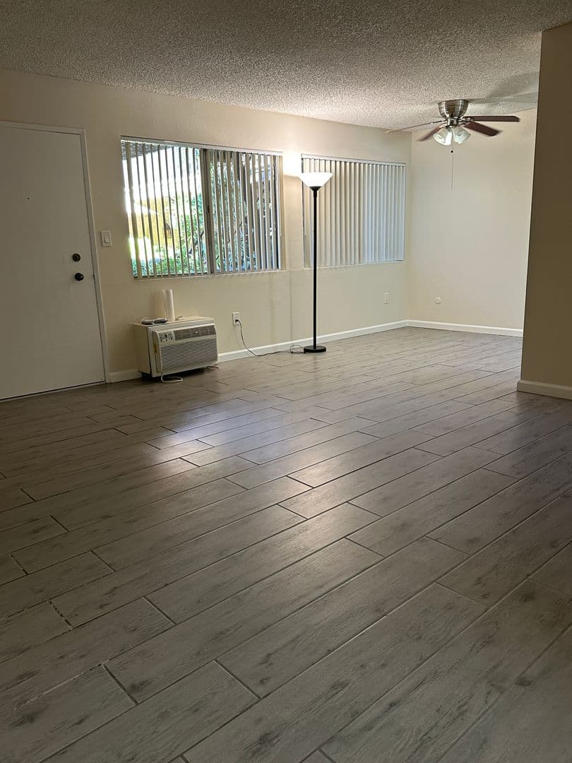 Valley Village Apartment: 5328 Hermitage Avenue