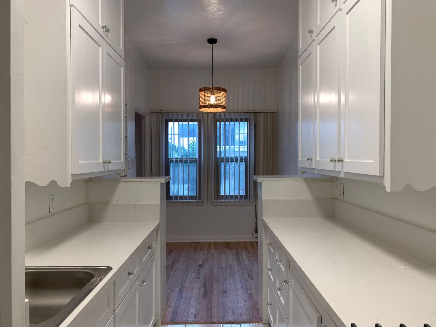 Los Angeles Apartment: 369 North Spaulding Avenue