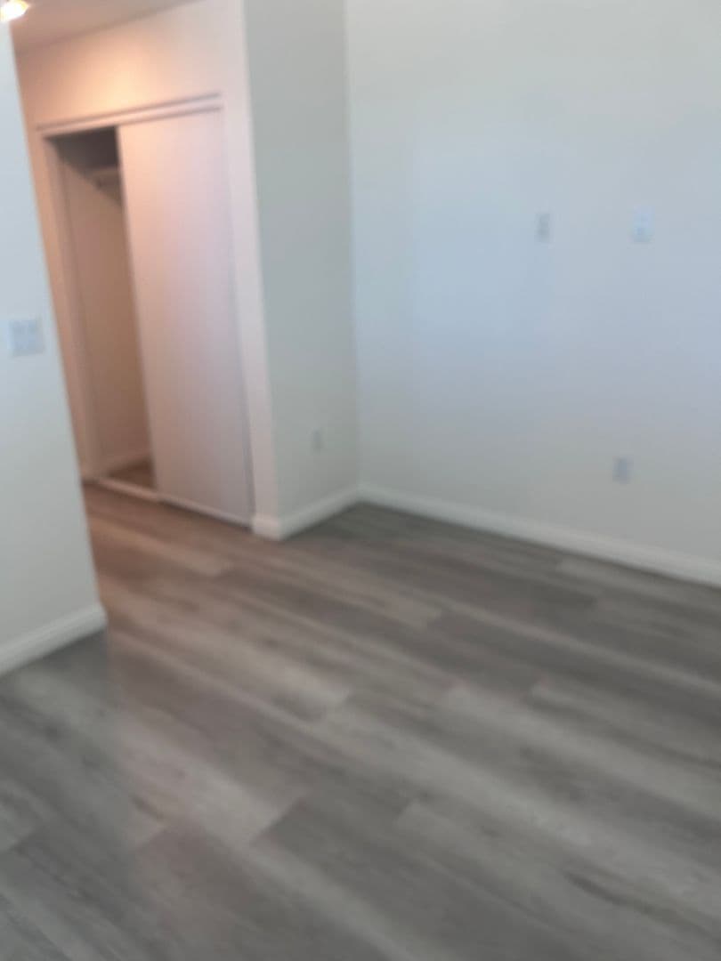 Van Nuys Apartment: 13724 Victory Blvd.