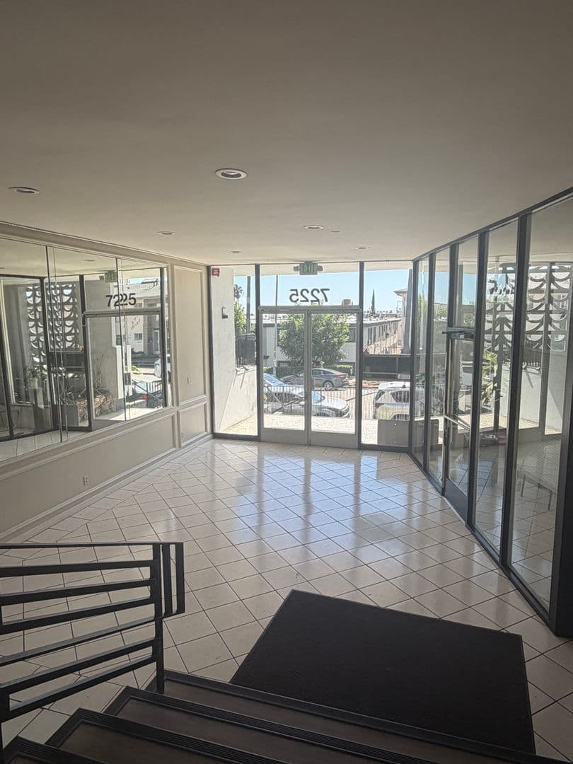 Los Angeles Apartment: 7225-7235 Hollywood Blvd