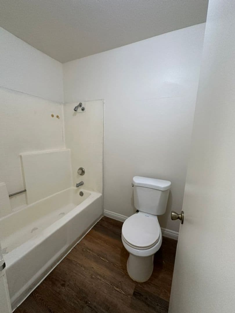 Ontario Apartment: 1468 East D Street