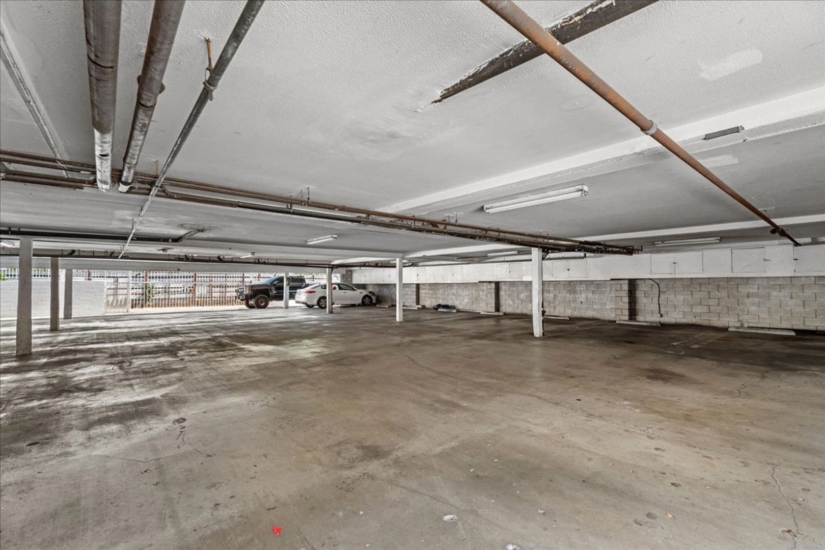 North Hills Apartment: 9660 Sepulveda Blvd