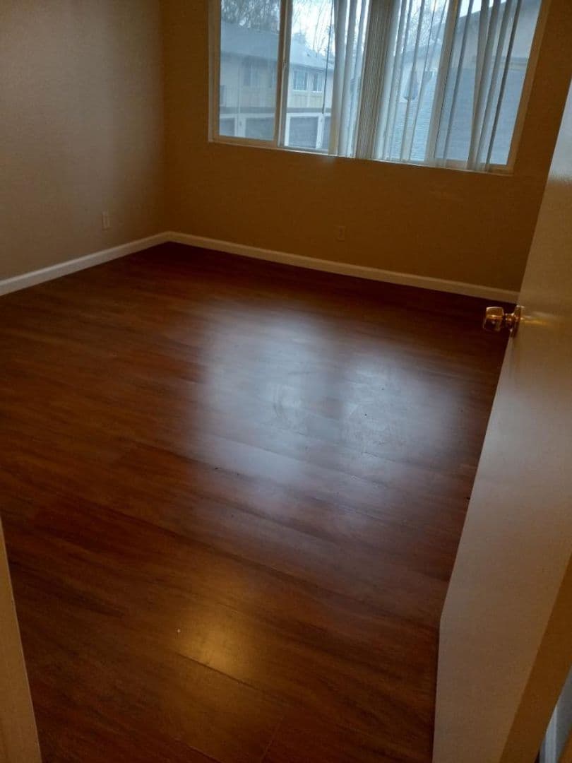 Redlands Apartment: 1176 E LUGONIA AVE 16