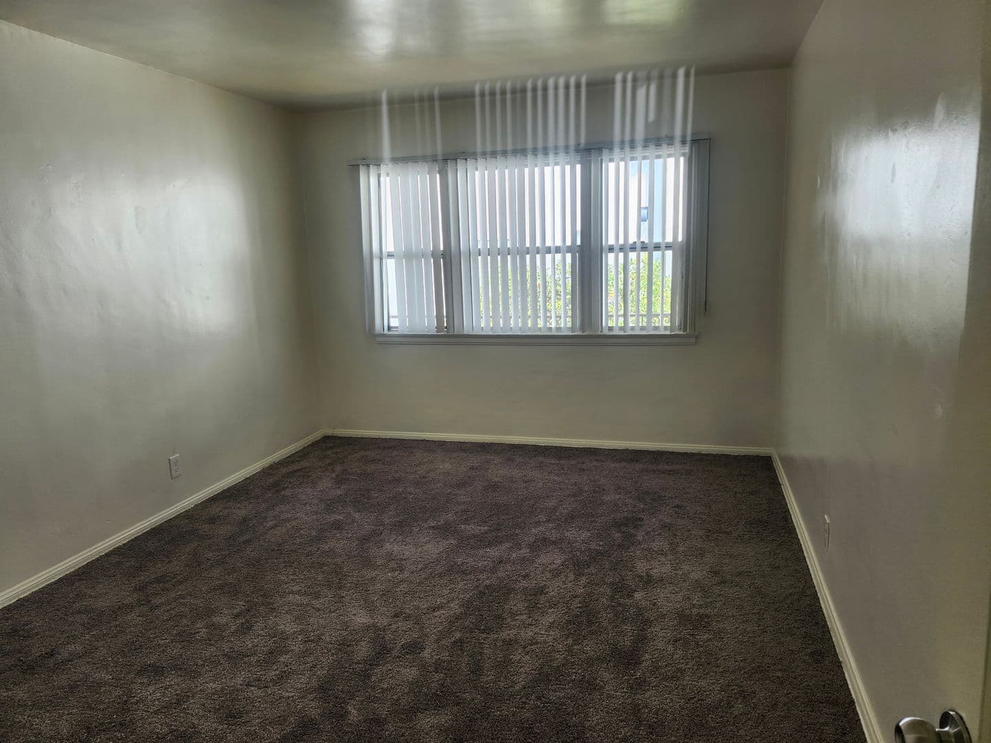 Los Angeles Apartment: 2007 S. Longwood